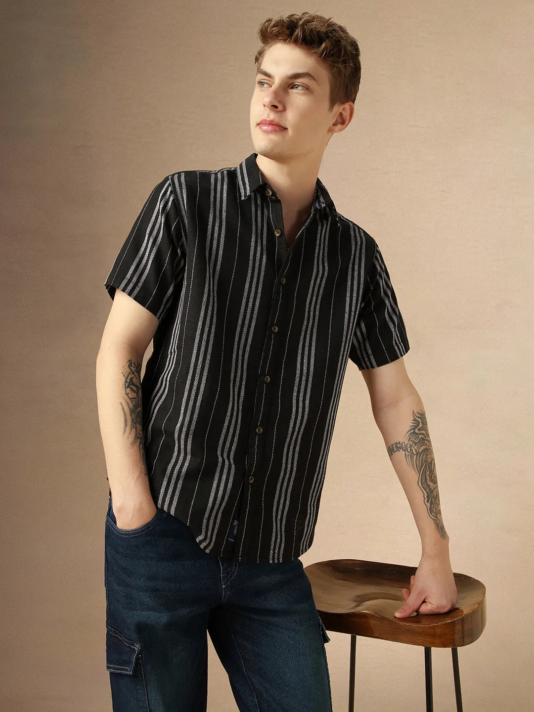 Men's Black Spread Collar Half Sleeves Striped Shirt