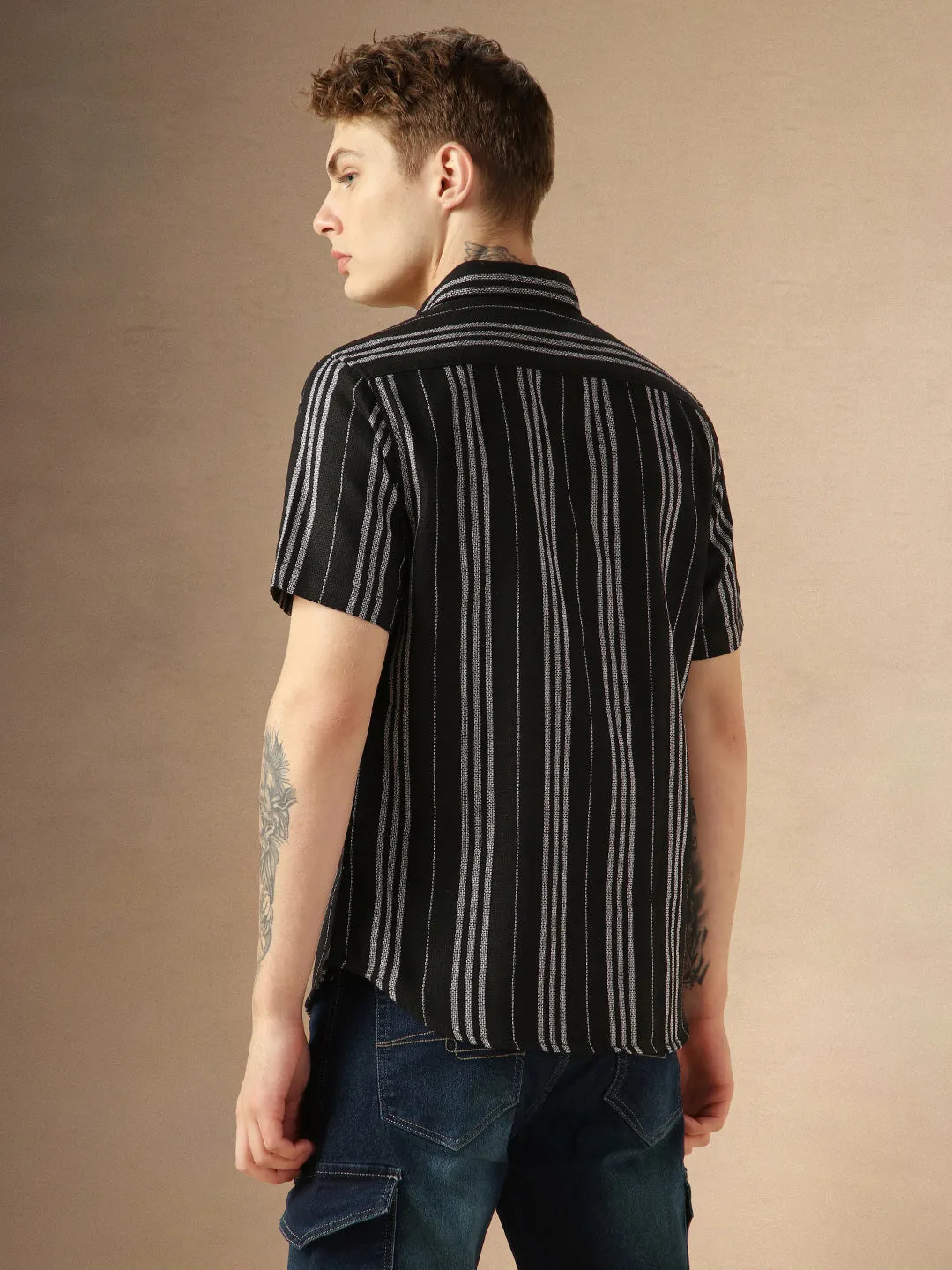 Men's Black Spread Collar Half Sleeves Striped Shirt